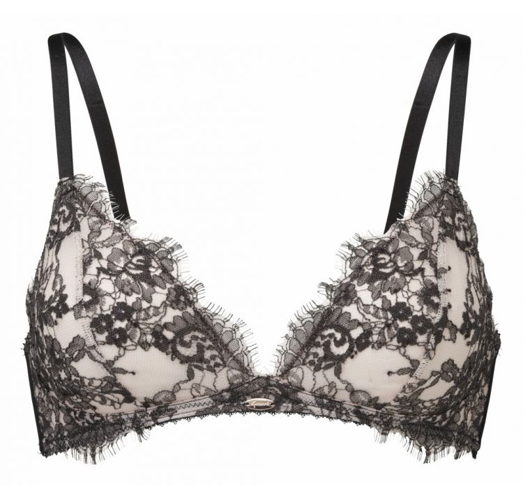 GOSSARD vip dark romance triangle
