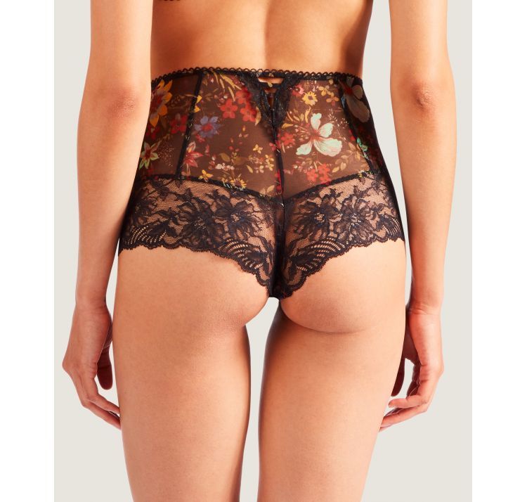 AUBADE PARIS reine des pres shaping brief