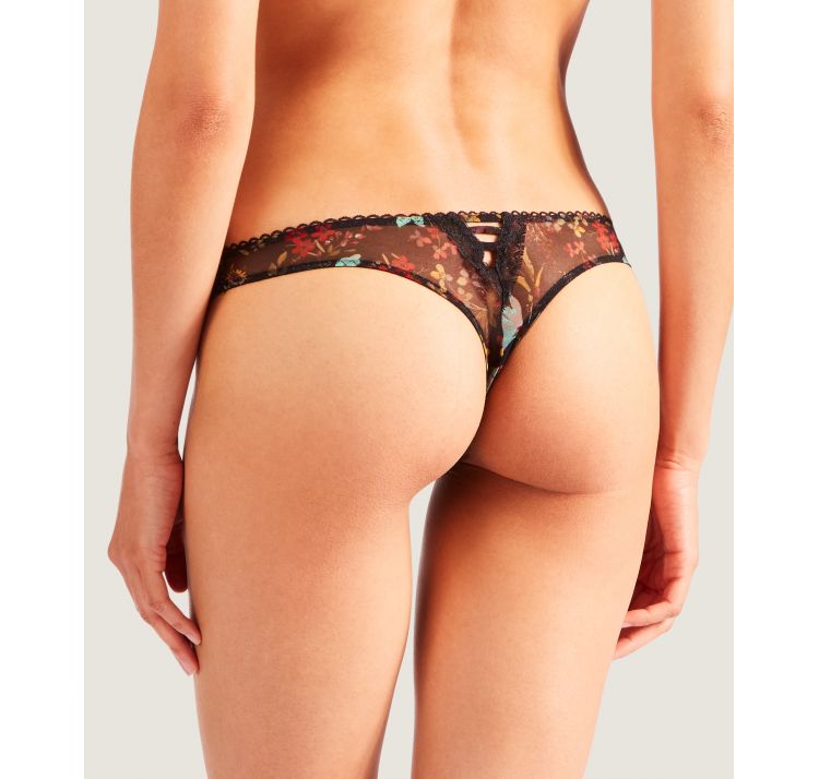 AUBADE PARIS reine des pres tanga