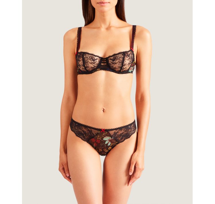 AUBADE PARIS reine des pres tanga