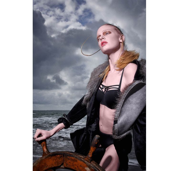 MARLIES DEKKERS sheildmaiden usztywniany biustonosz balkonetka