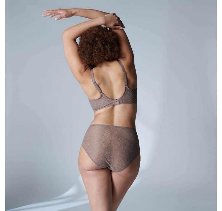 SIMONE PERELE comete wysokie figi