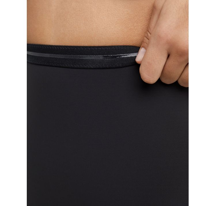 MAIDENFORM sleek smoothing hi-waist shorty
