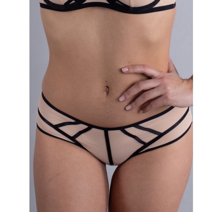 SCANDALE sleek tiulowe majtki hipsterki
