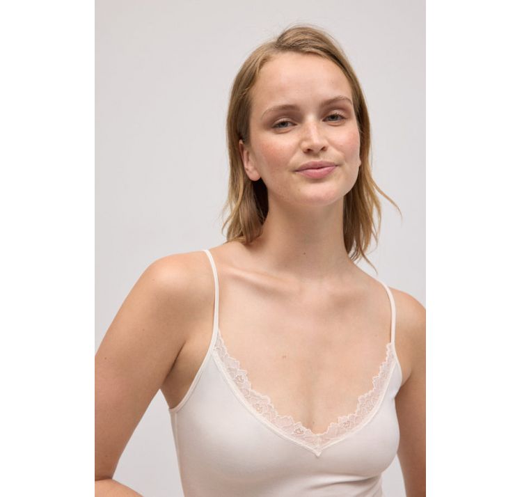 YSABEL MORA wiskozowa koszulka na ramiĄczkach z koronkĄ 95% bambus