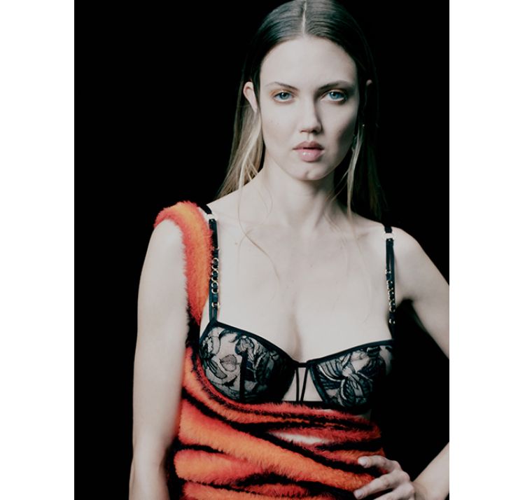 CHANTELLE X spirits koronkowy biustonosz half cup